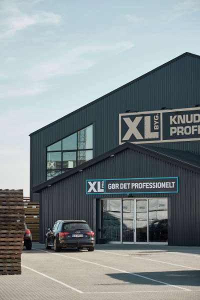 Baustoffexperte verkleidet sein Gebäude mit Stahlprofilen, XL-BYG Knud Larsen Professionel Roskilde, Gammel Marbjergvej 20, 4000 Roskilde, Dänemark